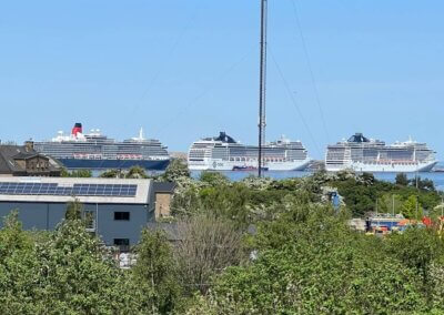 Krydstogtskibe i havnen Skabelonloftet