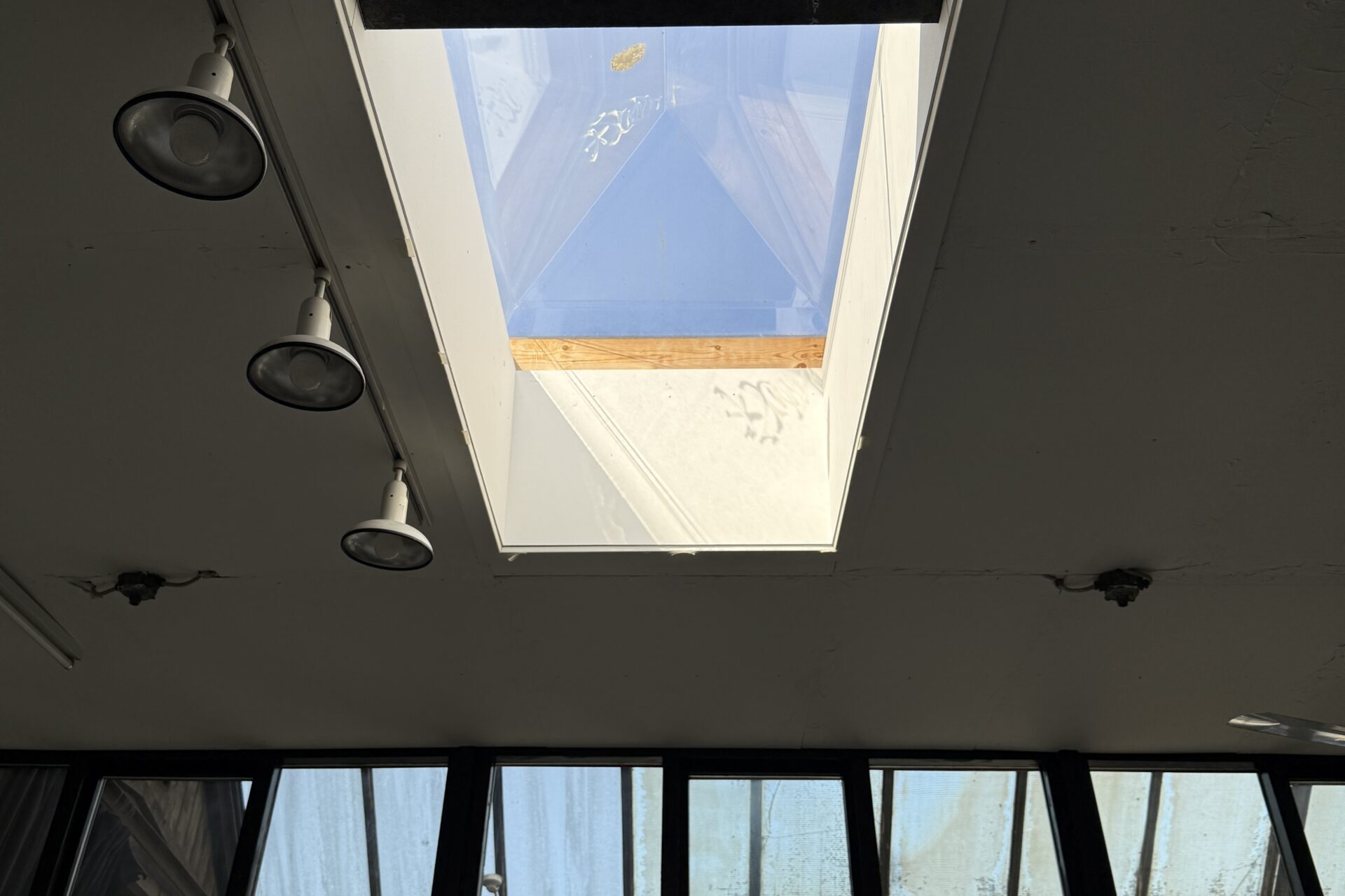 IMG_4799 studio10 window