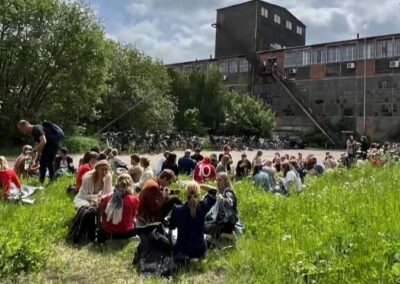 Seminar og picnic i haven