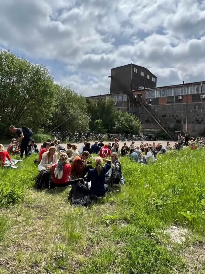 Seminar og picnic i haven Seminar og picnic i haven